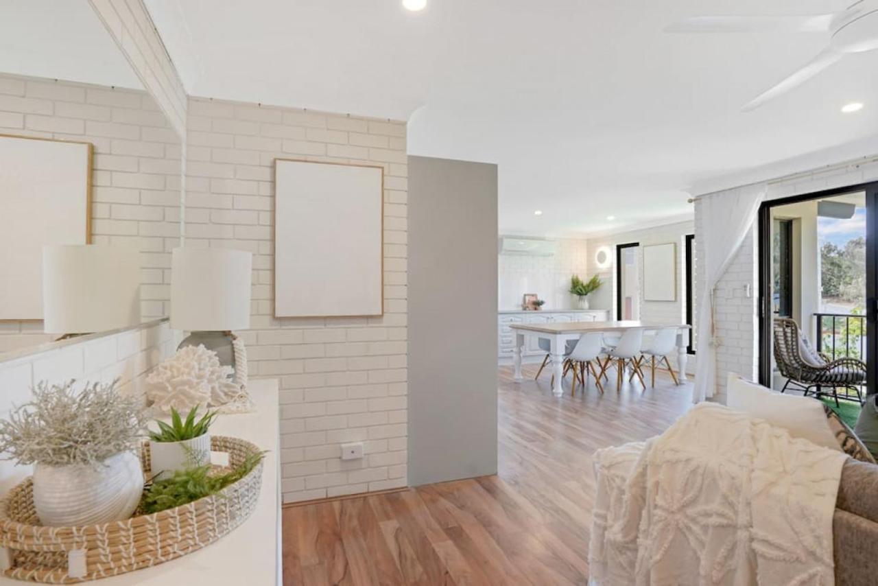 Beachfront Styled 2 Bedroom W Pool At Buddina